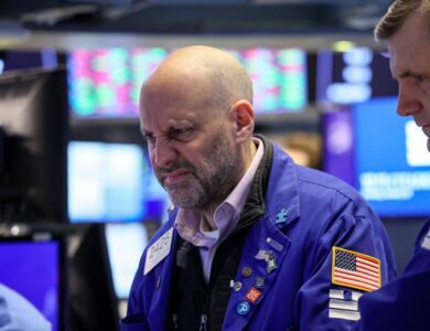 Wall Street cerró mixta tras datos de empleo que inquietaron a los inversores por la fortaleza económica