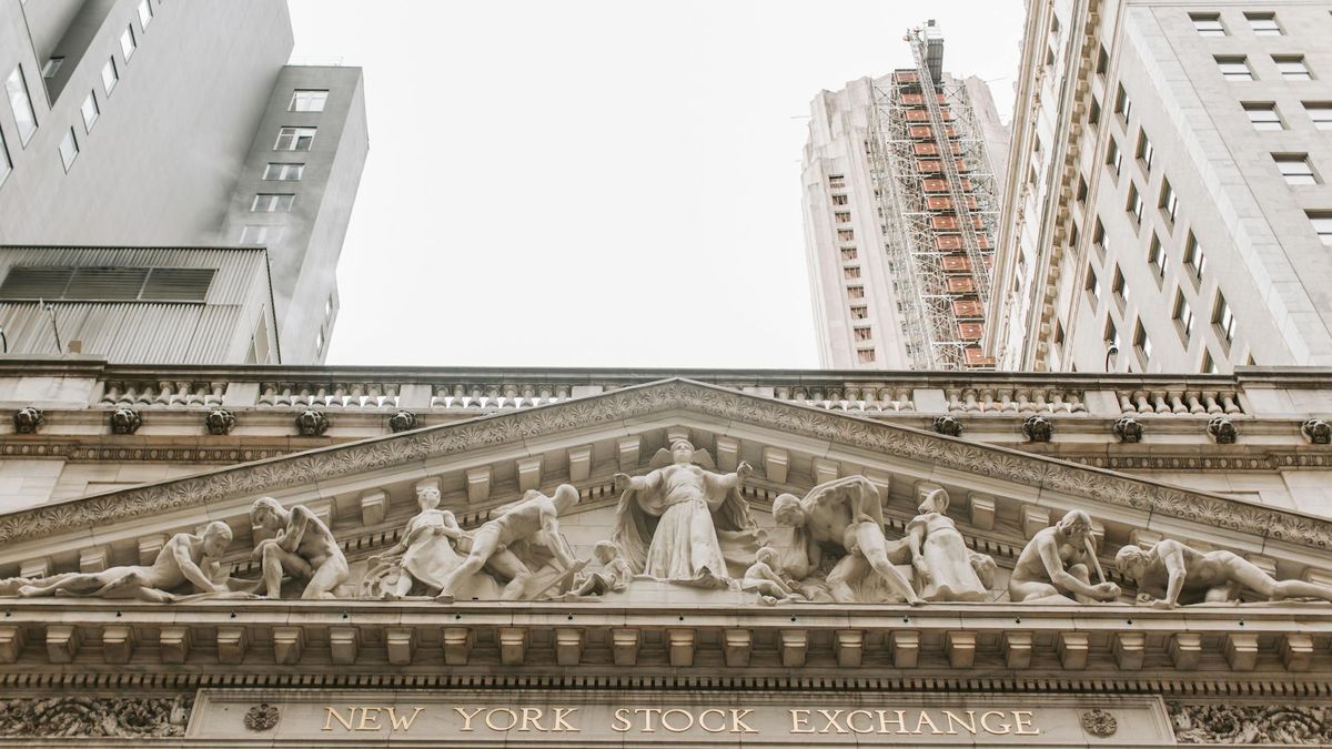 Wall Street cerró dispar en la víspera de la decisión de la Fed sobre las tasas de interés en EEUU