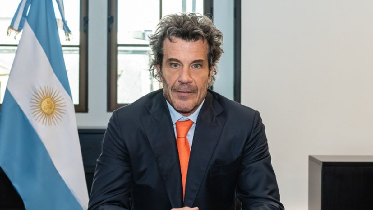 El Poder Ejecutivo oficializó una serie de renuncias y designaciones en la UIF, Renaper y ENARGAS