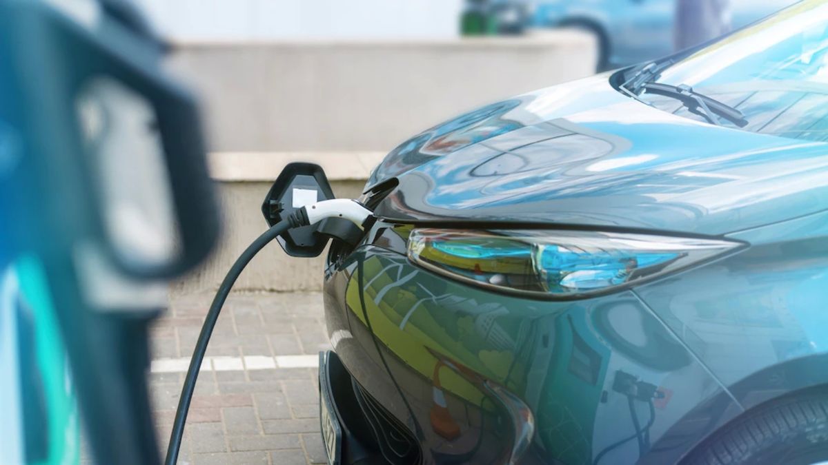 El Gobierno modificó el régimen para importar autos eléctricos e híbridos sin arancel: cuáles son los cambios
