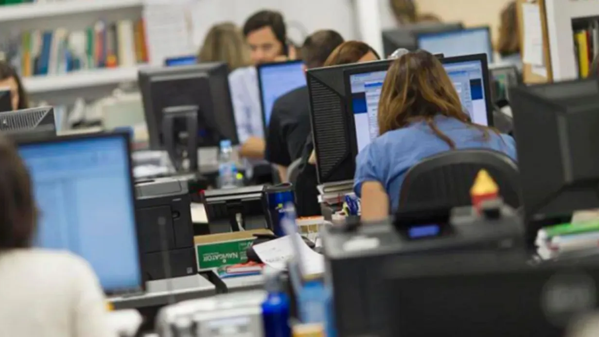 el gobierno de Javier Milei confirma aumento de 2% más suma fija para empleados públicos, ¿cuánto van acobrar?