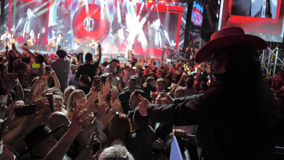 Áspera reacción de dos intendentes cordobeses por la presencia de Javier Milei en festivales de folclore