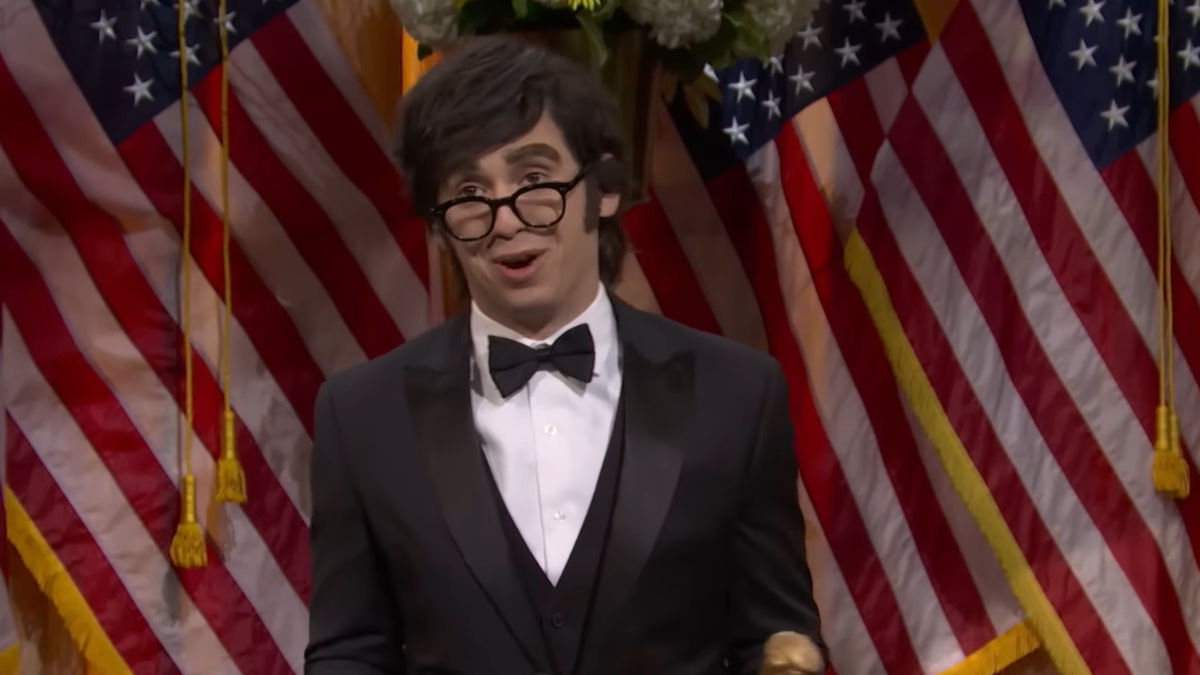 Quién es Marcello Hernández, el actor de ascendencia latina que interpretó a Javier Milei en Saturday Night Live