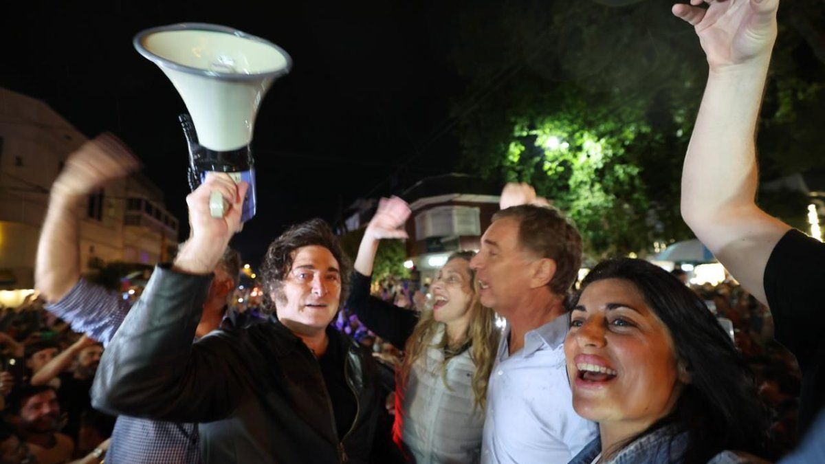 visita a Fátima Florez, degustación en heladería y cierre en la Derecha Fest