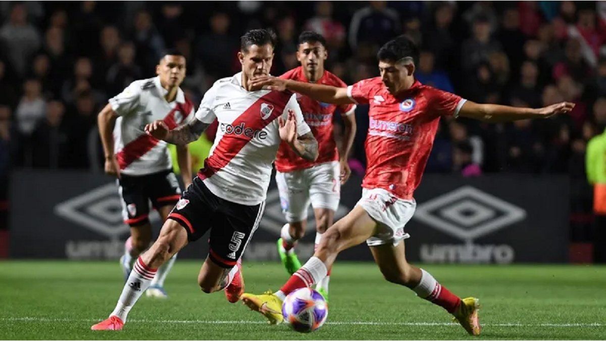 Argentinos Juniors venció a River Plate en La Paternal y profundizó la crisis del Millonario