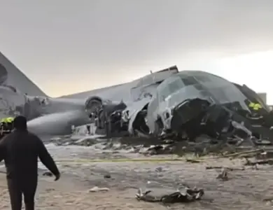 un avión militar se estrelló en El Alto y dejó al menos 15 muertos