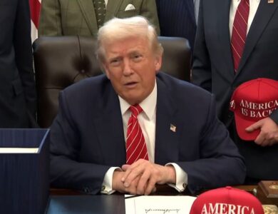 Donald Trump volvió a amenazar a Irán: Acuerdo o acción militar