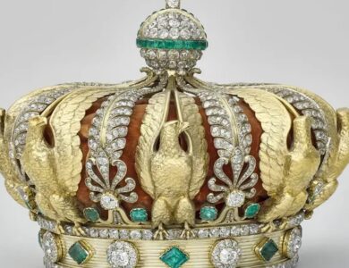 El Museo de Louvre restaurará la corona de la emperatriz Eugenia, dañada en el robo