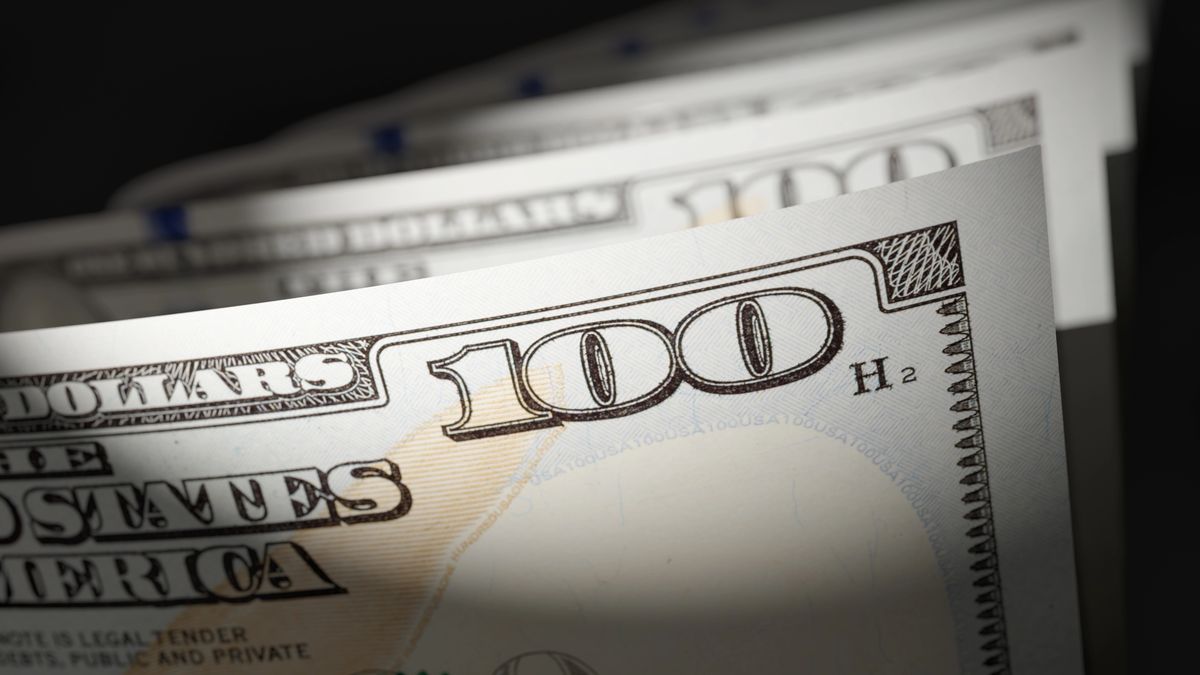 El dólar continúa a la baja y la distancia contra el techo de la banda es de casi 10%