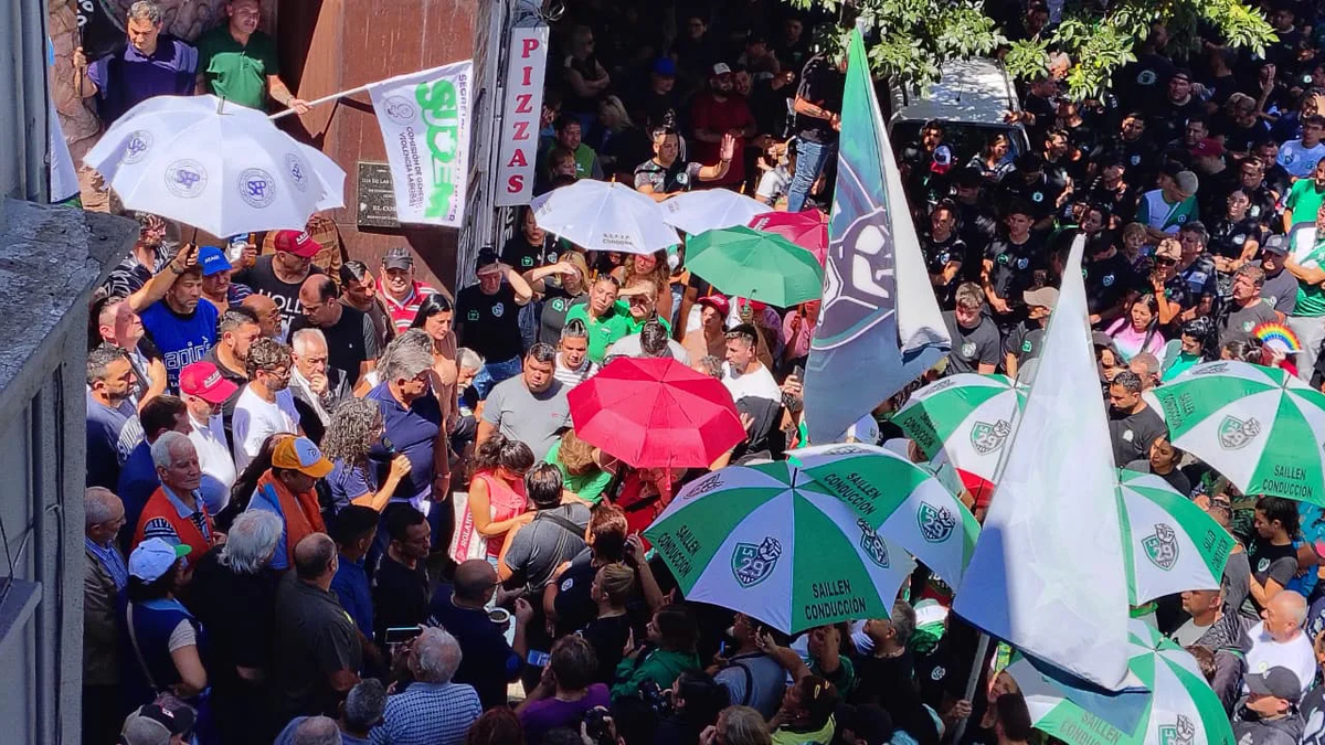 El rechazo a la reforma laboral se hizo sentir en las provincias con paros y marchas