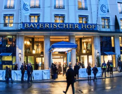 Europa pide reforzar la defensa mutua y EEUU baja el tono de sus críticas