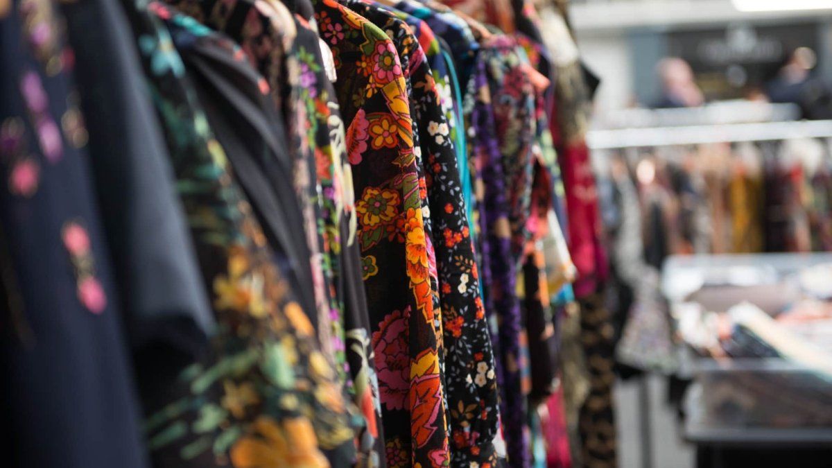 la feria de ropa importada que es furor en Buenos Aires, con precios desde $3.000