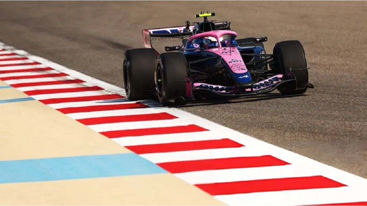 Franco Colapinto terminó entre los 10 primeros en las prácticas de Bahrein, tras despistarse