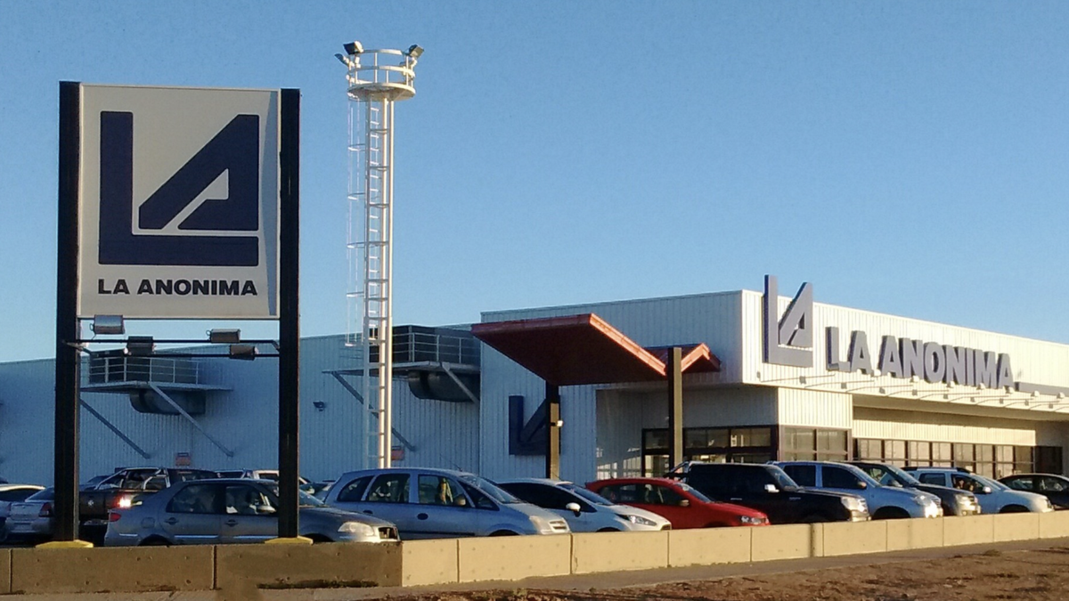 La Anónima acusa el freno del consumo y sufre un salto de casi siete veces en la morosidad