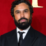 De cuánto es la fortuna de Kunal Nayyar, el actor que usa sus millones para pagar deudas de desconocidos