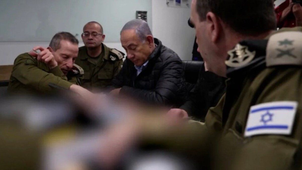 cómo hace el MOSAD israelí para contactarlos dentro del país persa