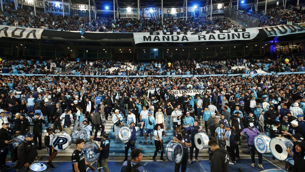 derecho de admisión, prohibiciones y foco en Tribuna Segura