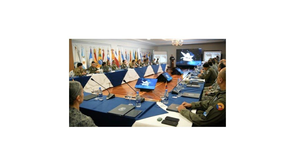 Fuerzas aéreas de la región simulan en Brasil una respuesta conjunta ante incendios forestales masivos