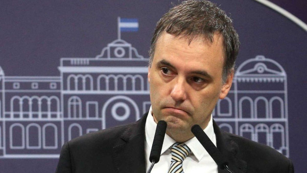 A pesar de las denuncias, el Gobierno nuevamente respalda a Manuel Adorni