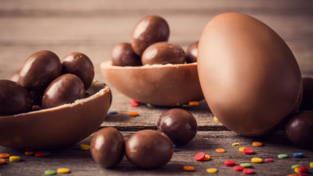 Por qué se regalan huevos de chocolate en Semana Santa y el origen del conejo de Pascuas