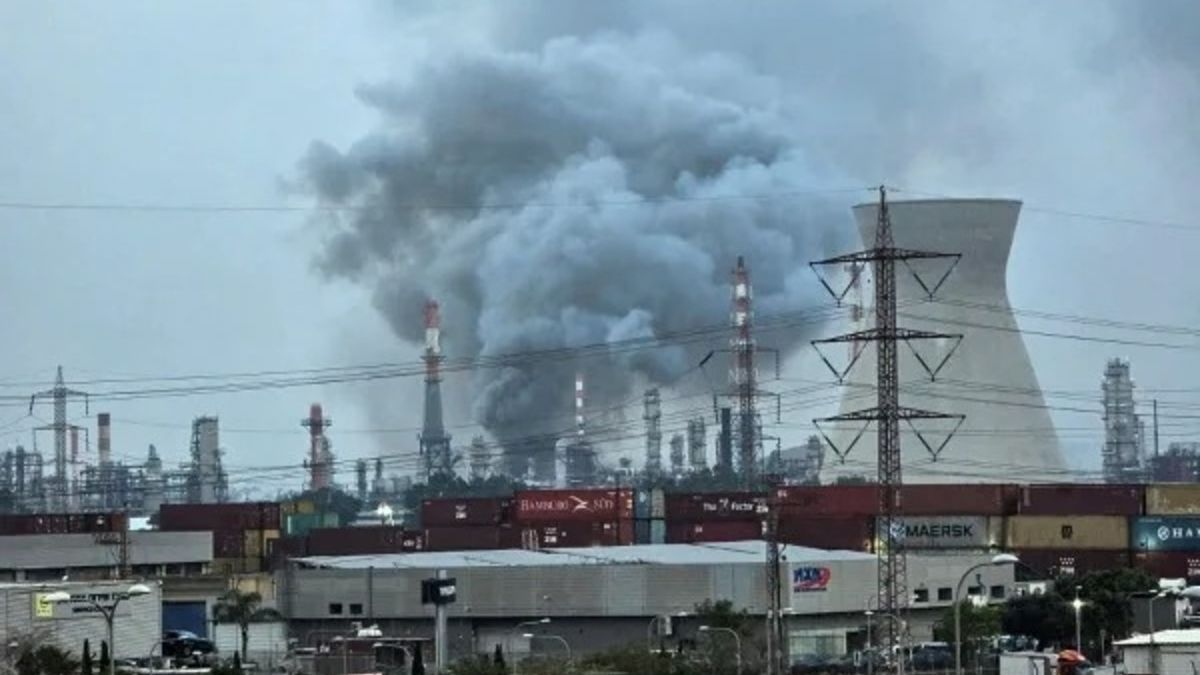 Irán insiste con bombardeos a infraestructura energética mientras Israel ataca embarcaciones en el mar Caspio