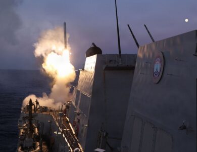 Israel golpea al centro del poder político en Irán y EEUU no suma apoyos a su estrategia bélica