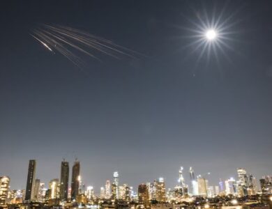 Israel lanza una amplio ataque a Beirut mientras Donald Trump exige gobernar Irán