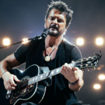 De cuánto es la fortuna de Ricardo Arjona, el cantante que trasciende generaciones