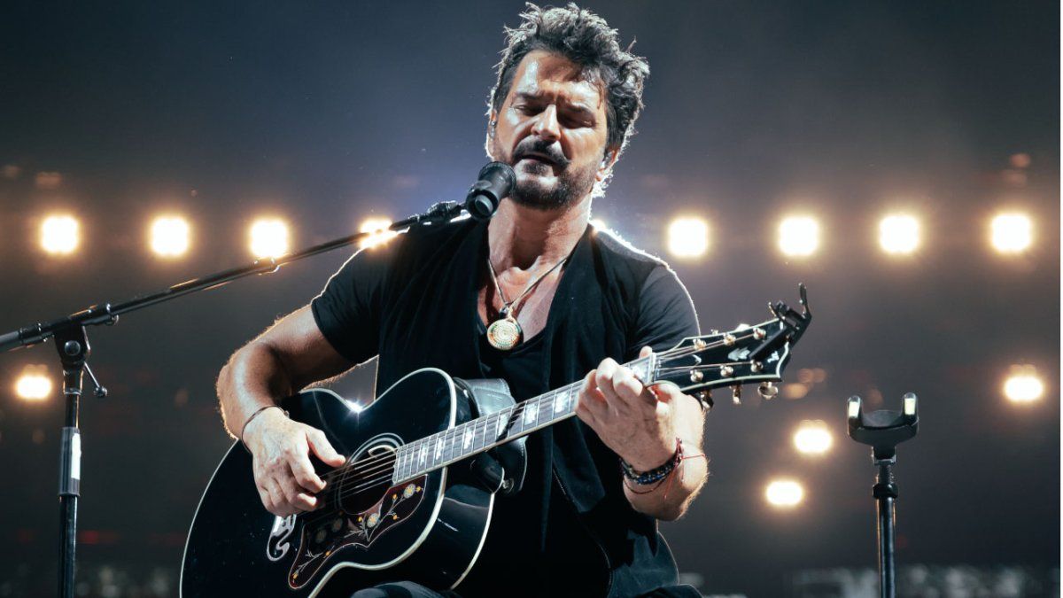 De cuánto es la fortuna de Ricardo Arjona, el cantante que trasciende generaciones