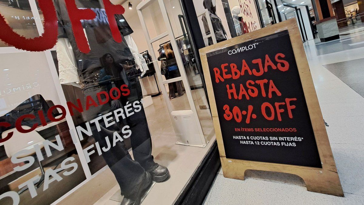 Comprar ropa en la Argentina sigue siendo más caro que en el resto de la región