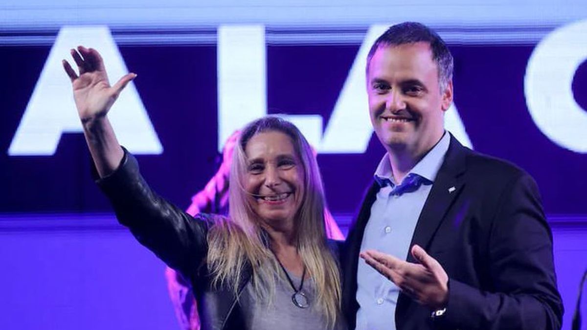 Javier Milei y la primera plana del Gobierno respaldaron a Manuel Adorni tras denuncias por el viaje de su esposa