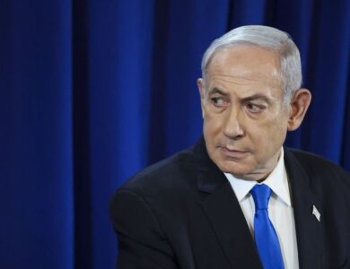 Benjamín Netanyahu dice que está aplastando al enemigo y crece la tensión con Irán