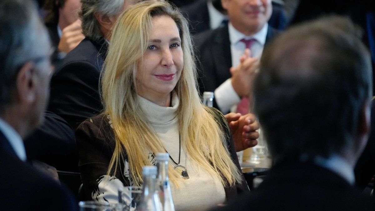 define comisiones clave y posiciona a Lilia Lemoine y Sebastián Pareja