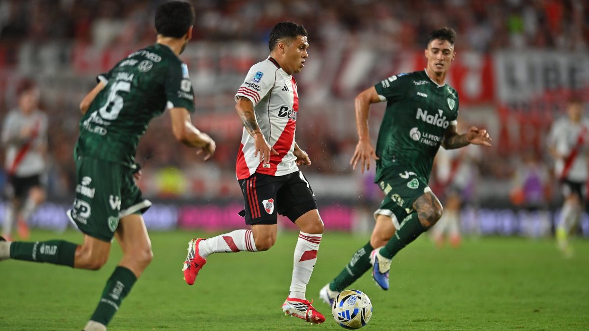River venció a Sarmiento en el Monumental sin problemas y comienza a encaminar el rumbo