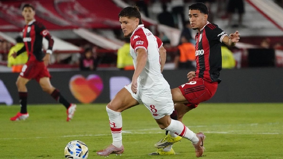 River le ganó 2 a 1 a Huracán en un debut de Eduardo Coudet con polémicas
