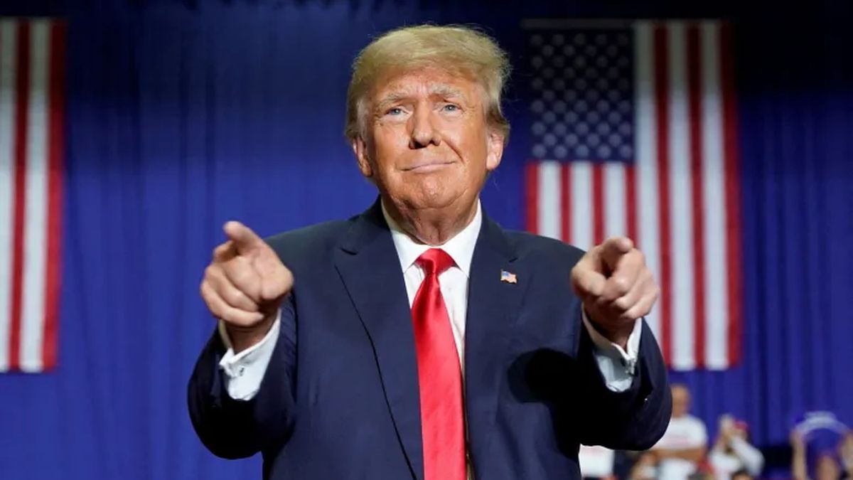 Donald Trump amenaza con una ofensiva 20 veces más fuerte si Irán bloquea el estrecho de Ormuz
