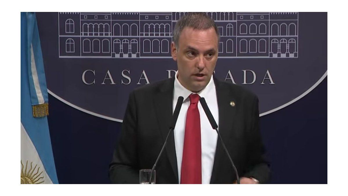 Vengo a deslomarme a EEUU y quería que me acompañe