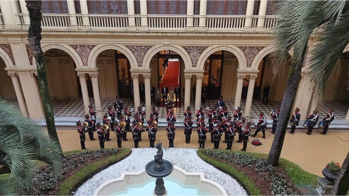 la Orquesta de Granaderos tocó tres temas de ABBA en la Casa Rosada