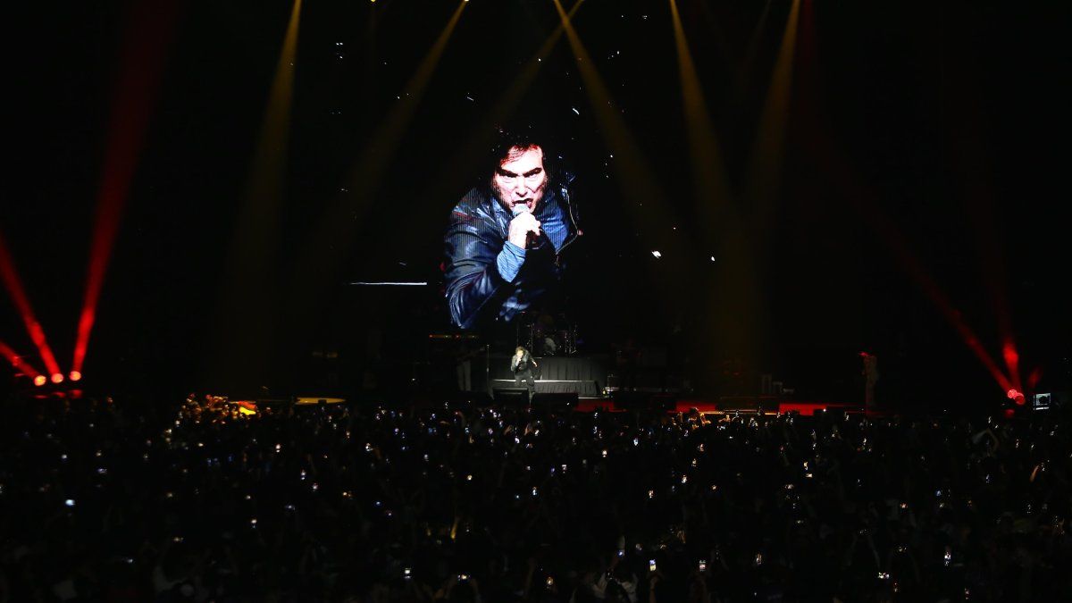 amplían la denuncia contra Javier Milei por el financiamiento de su acto en el Movistar Arena