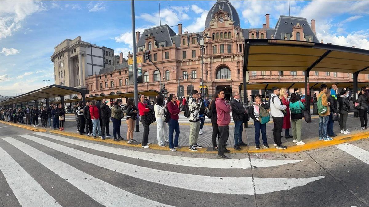 suba en combustibles, más inflación y salarios rezagados