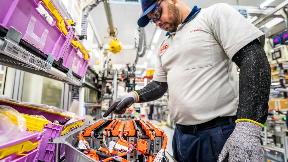 Automotriz líder en la Argentina impulsa la electrificación con un nuevo centro de baterías en Brasil