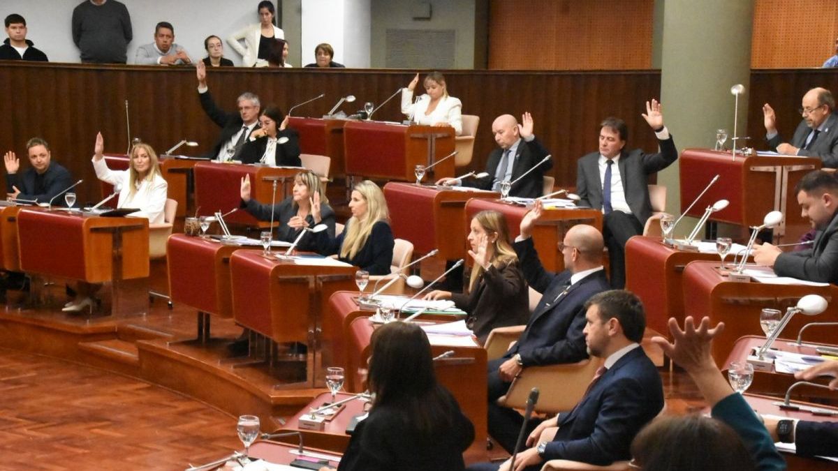 Chubut prohibirá que los presos usen celulares en cárceles, comisarías y alcaidías