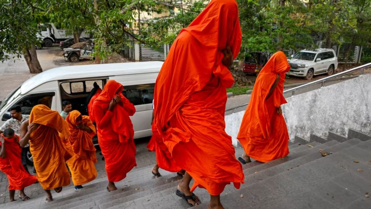 Detuvieron a 22 monjes budistas en Sri Lanka con más de 110 kilos de droga