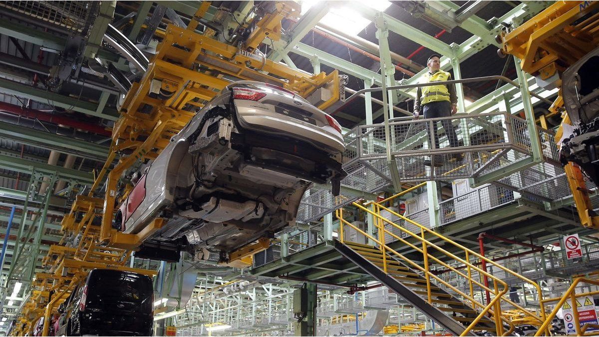 Ford lanzará un auto eléctrico barato para competir con Tesla: Queremos apostar a todo