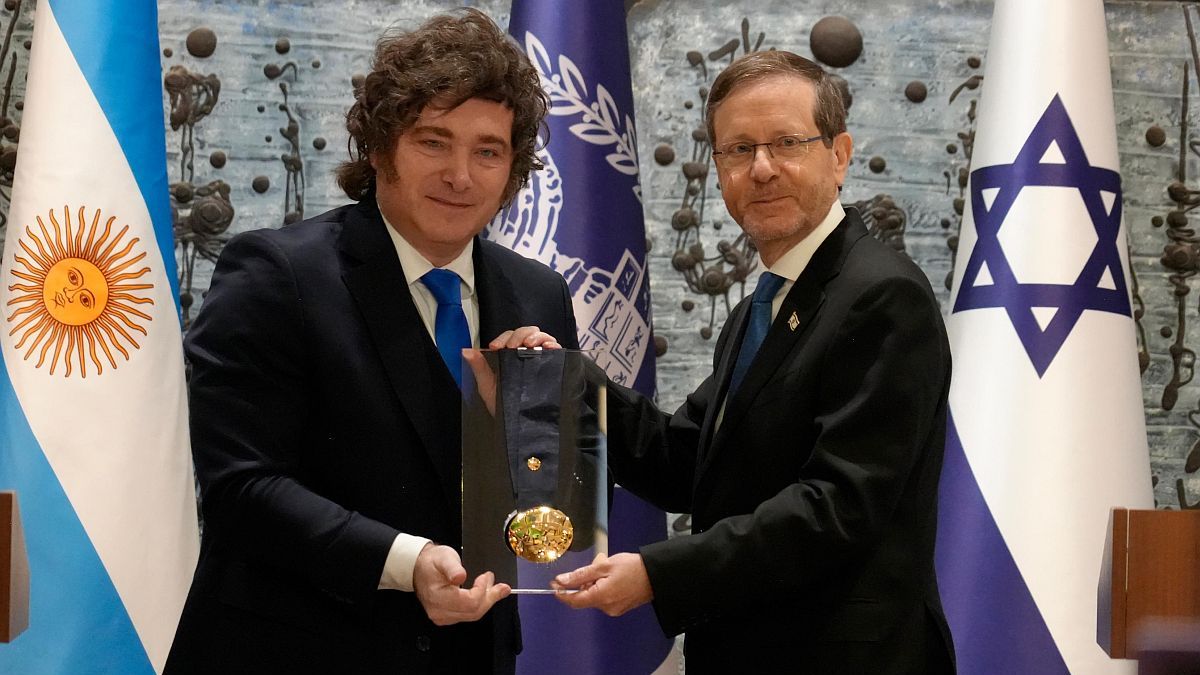 Javier Milei se reunió con el presidente de Israel y recibió una condecoración