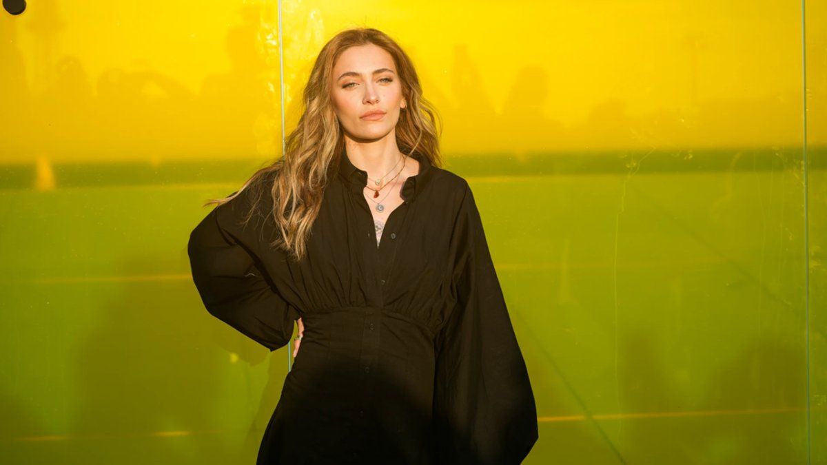 De cuánto es la fortuna de Paris Jackson, la heredera que se enfrenta a los abogados del Rey del Pop