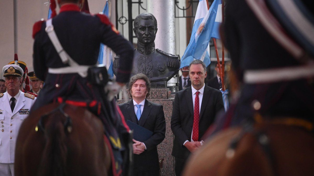 la interna golpea a La Libertad Avanza y deja a Adorni en una posición delicada