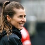 Marie-Louise Eta se convirtió en la primera entrenadora en dirigir en una liga top masculina