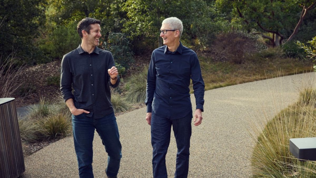 Quién es John Ternus, el futuro CEO de Apple que reemplazará a Tim Cook