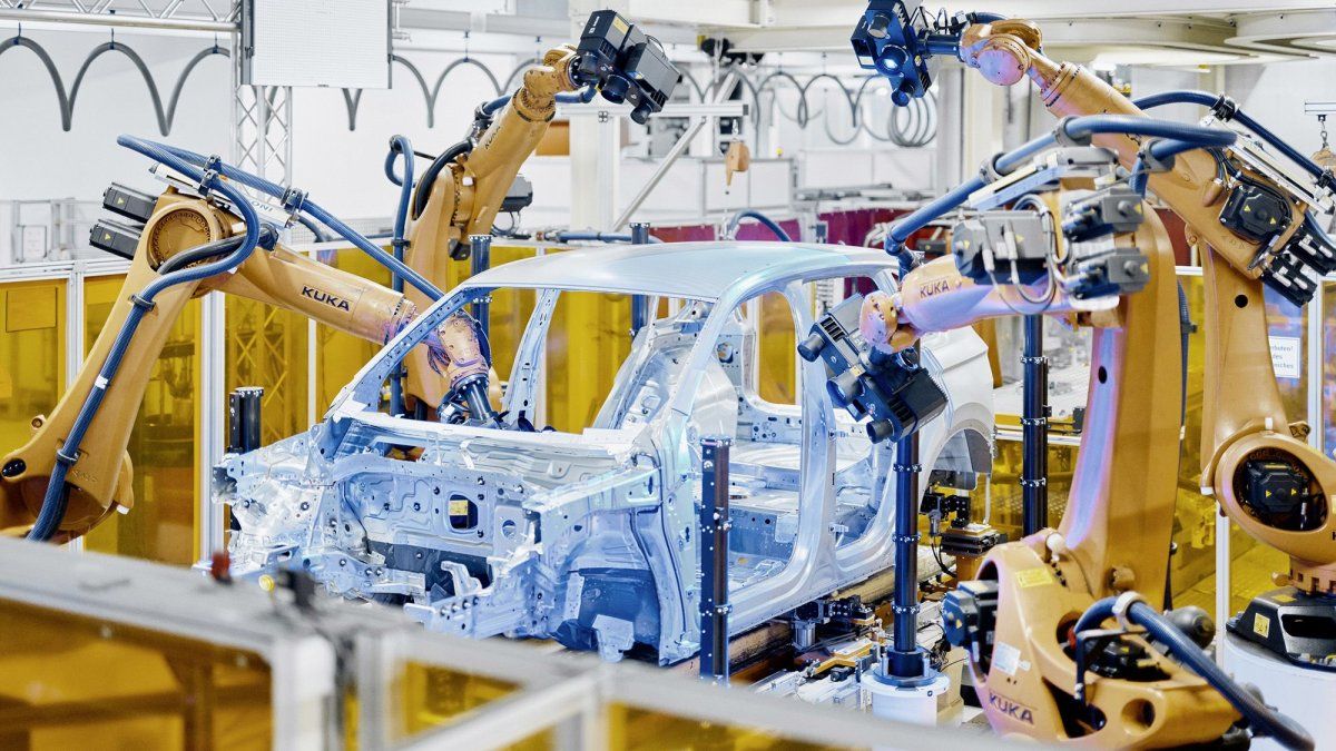 Reconocida automotriz cae en ventas por China y EEUU y enfrenta mayor presión competitiva